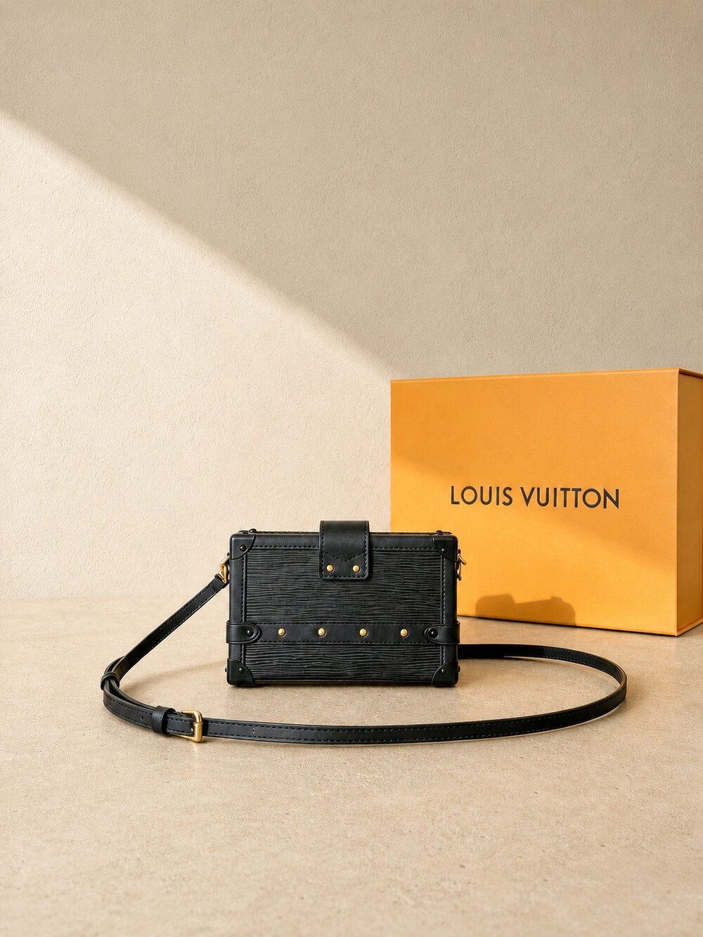 Louis Vuitton Petite Malle Black Epi Leather Shoulder Bag - Picture 2 of 7
